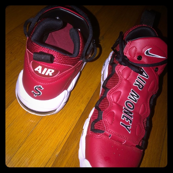 air money red